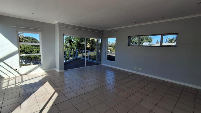 To Let 4 Bedroom Property for Rent in Flamingo Vlei Western Cape